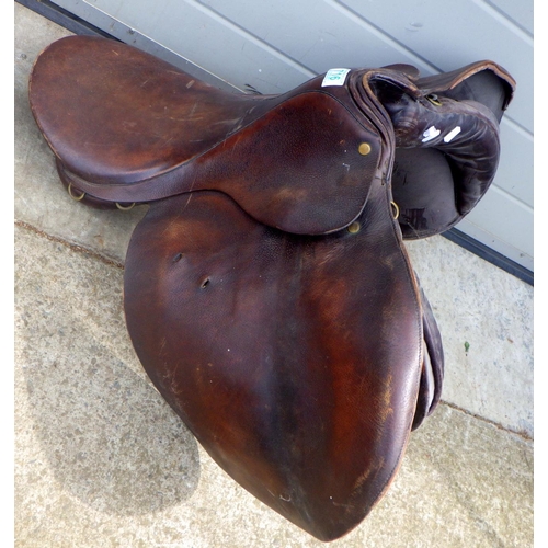 887 - A saddle