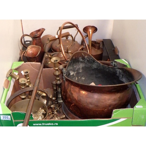 205 - A copper kettle, brass candlesticks, other metalwares etc. (2)