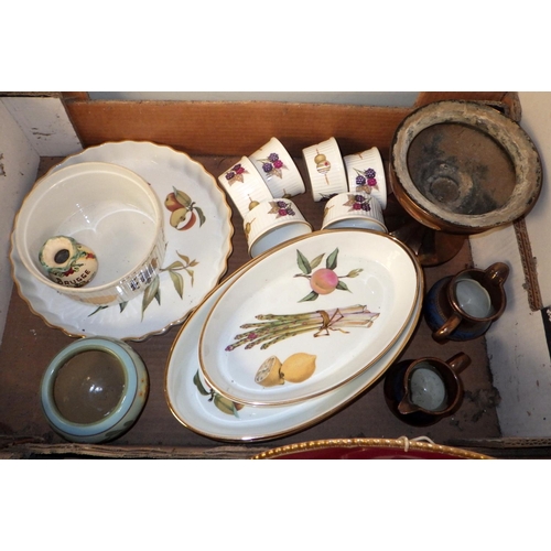 212 - Paragon cabinet tea cups and saucers, other Paragon teaware; figurines incl Coalport; Worcester Eves... 