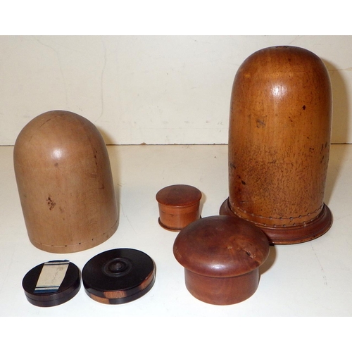 399 - Treen: two purse shapers; two pill pots; two lignum vitae seal impression boxes.  (6)