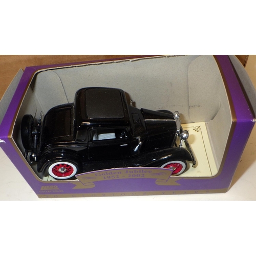 414 - The Queen Mother Limited Edition die-cast commemorative model set (Lledo) along with two 1:18 model ... 