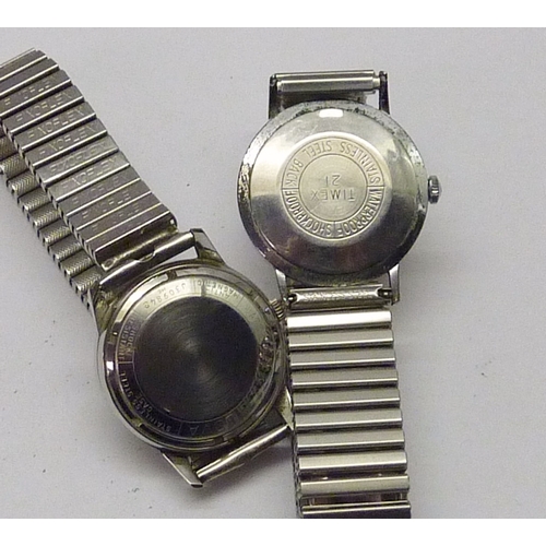 428 - A Timex 21 manual wind chrome cased wristwatch, 32mm across, in original box; a Bulova Self-Winding ... 