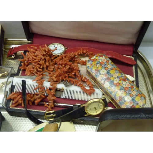 429 - A ladies 9ct gold wristwatch; a Ruskin pottery brooch; costume jewellery, dressing set items etc