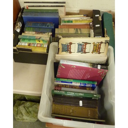 465 - A qty of misc books (6)