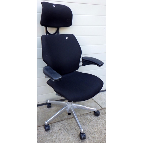 620 - A Humanscale office swivel chair