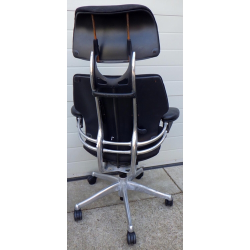 620 - A Humanscale office swivel chair