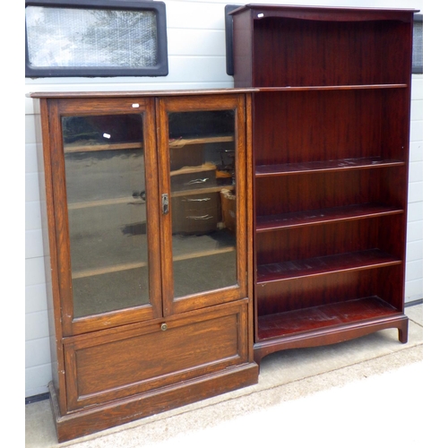 622 - An oak low bookcase with lower cupboard, 91cm wide together with a Stag open bookcase (2)