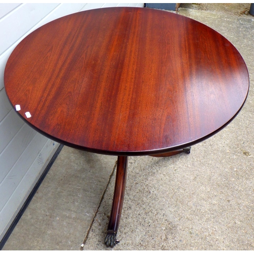 655 - A reproduction mahogany tripod table, 91cm across