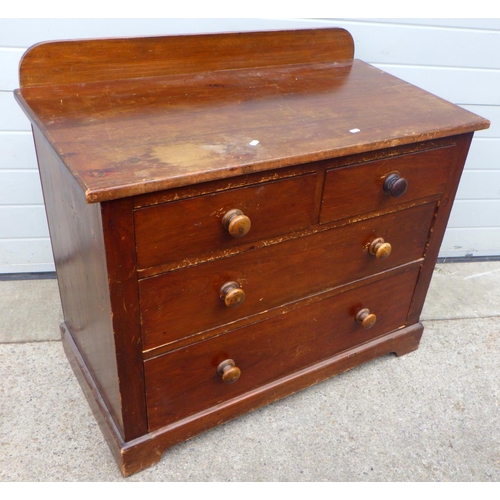 818 - A Victorian chest of drawers, 100cm wide, worm to one handle