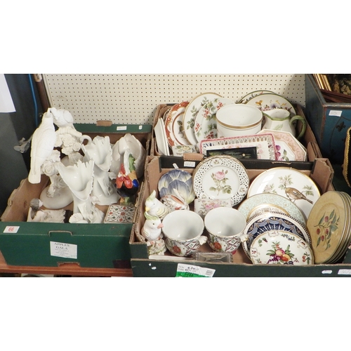 66 - A group of various ceramics to include Spode wall plates, vases, etc af (3)