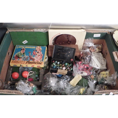 85 - A qty of vintage toys, figures, games, Lego etc (4)