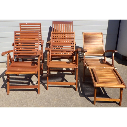 683 - Three teak garden chairs, another similar and a garden recliner (5)