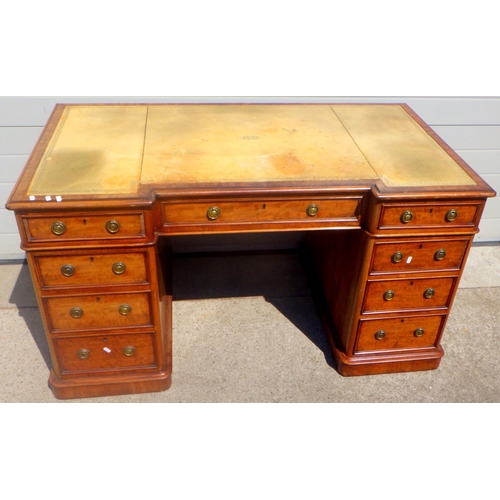 687 - A Victorian mahogany inverted breakfront pedestal desk with leather inset top, faded, 141cm wide, mi... 