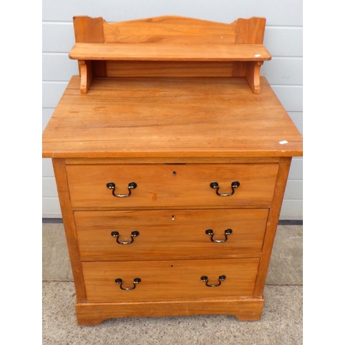 711 - An Edwardian satinwalnut chest of drawers with gallery, 77cm wide