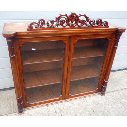 722 - A Victorian cabinet top, missing finials, 99cm wide