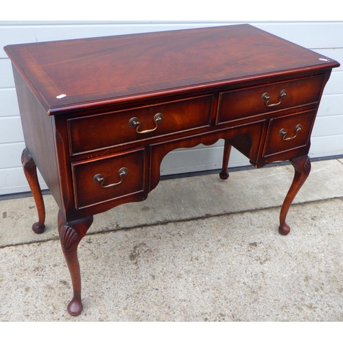 738 - A reproduction mahogany lowboy, 99cm wide