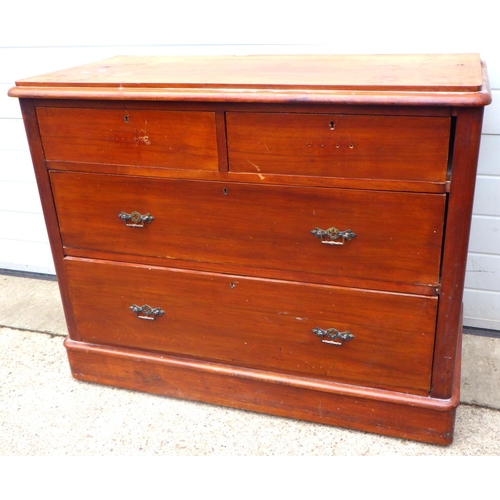 746 - A Victorian mahogany chest of drawers, 111cm wide, missing handles, splits a/f