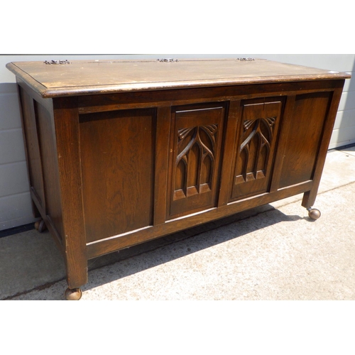 787 - An oak/ply blanket box, crack to panel 110cm wide