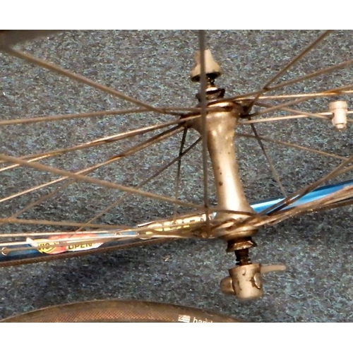 113 - A pair of semi-vintage 9 speed Shimano & Mavic rim-brake aluminium rimmed road bike wheels.