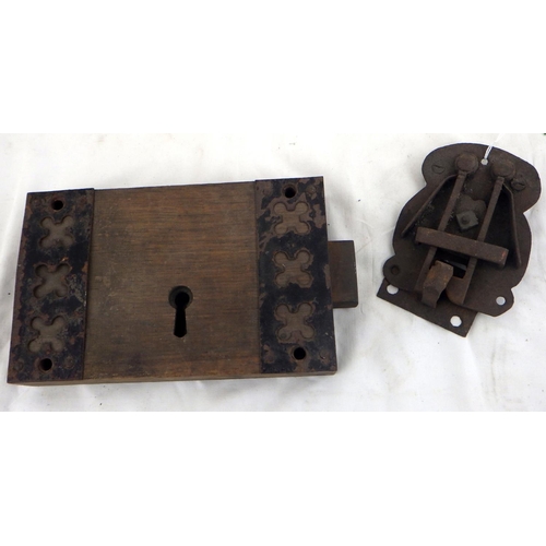 139 - An oak cased door lock, an iron lock mechanism.  Ex. York Minster Stores.