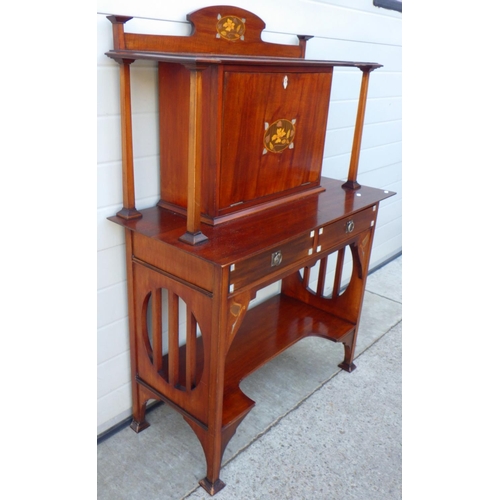 655 - An Arts & Crafts inlaid mahogany desk in the manner of Shapland & Petter
92cm wide, 43cm deep and 13... 