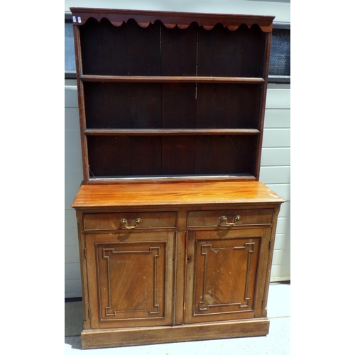 748 - A Mahogany cupboard / dresser af 108cm wide