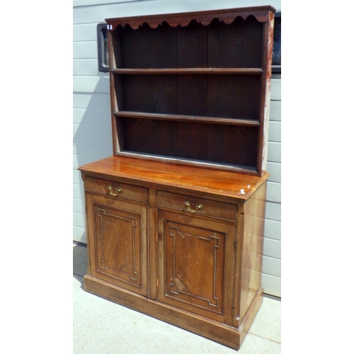 748 - A Mahogany cupboard / dresser af 108cm wide