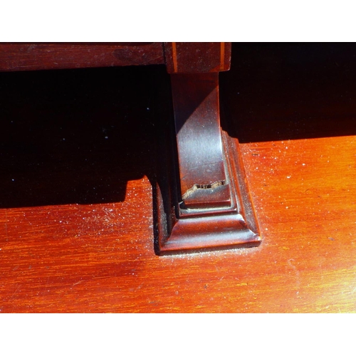 756 - An Edwardian dressing table af (missing mirror bolts)