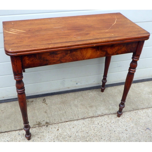 771 - A 19thC mahogany tea table af 85cm wide