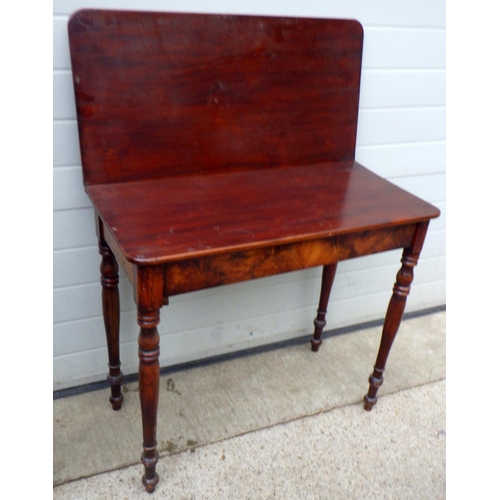 771 - A 19thC mahogany tea table af 85cm wide