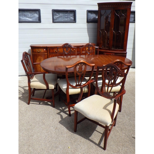 795 - A Reprodux mahogany dining room suite to inc Extending table, 6 chairs, sideboard and corner cabinet... 