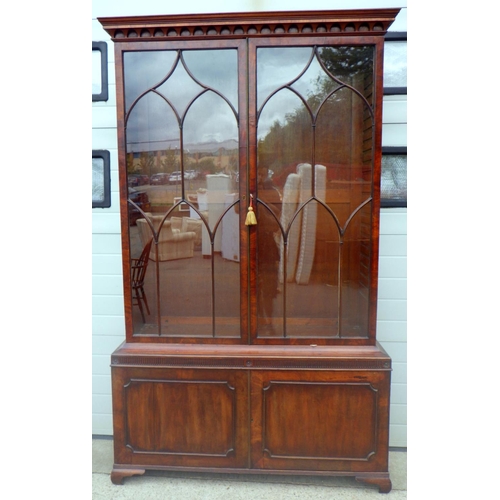 807 - A large Edwardian mahogany bookcase 140cm wide