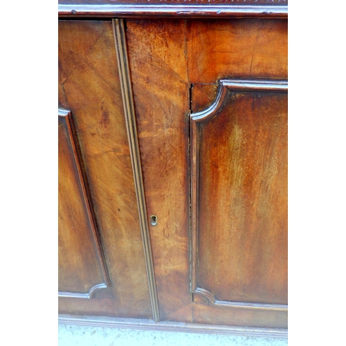 807 - A large Edwardian mahogany bookcase 140cm wide