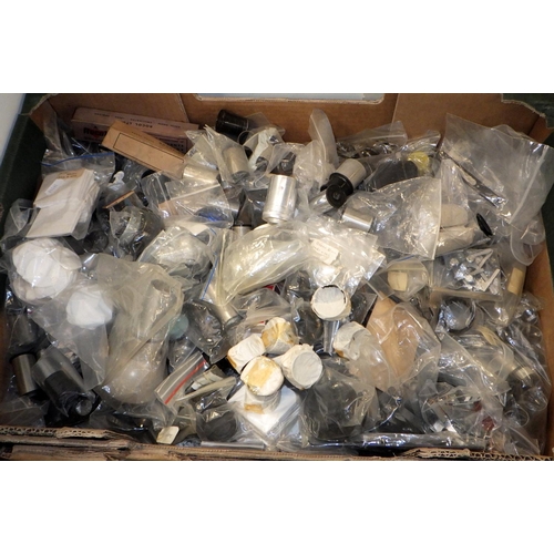 187 - A collection of microscope lenses and other parts, most ex.  Cooke Troughton Simms / Vickers York.  ... 