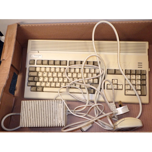 195 - An Amiga Commodore A1200 home computer, c1993.  Condition unknown / untested.