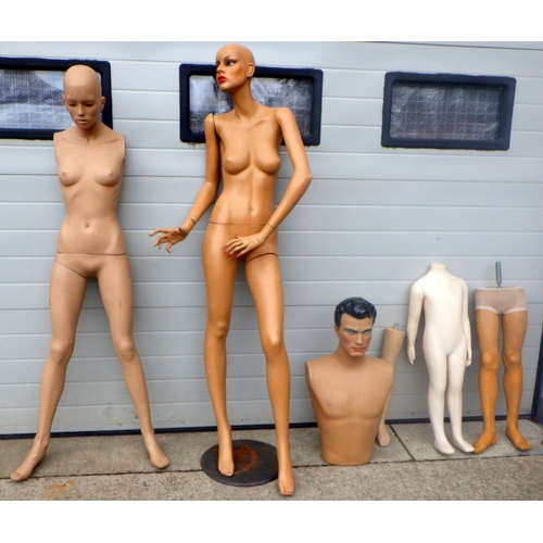 824 - A group of mannequin parts etc af