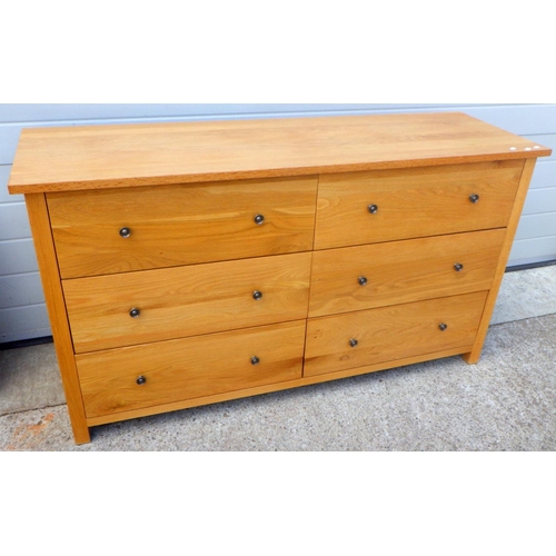 834 - A large modern chest of drawers 140cm wide