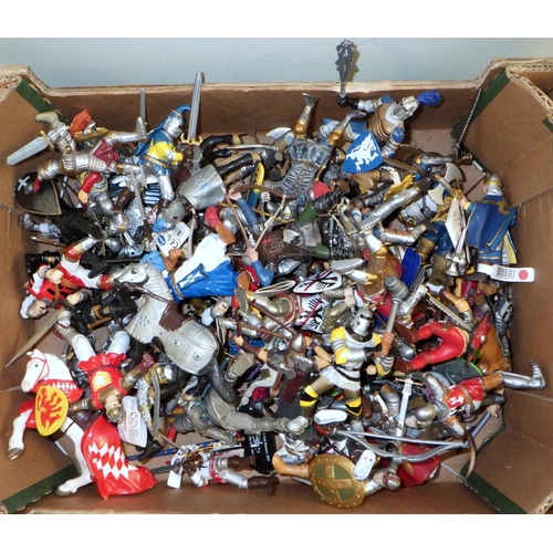 263 - Various modern toy soldier figures