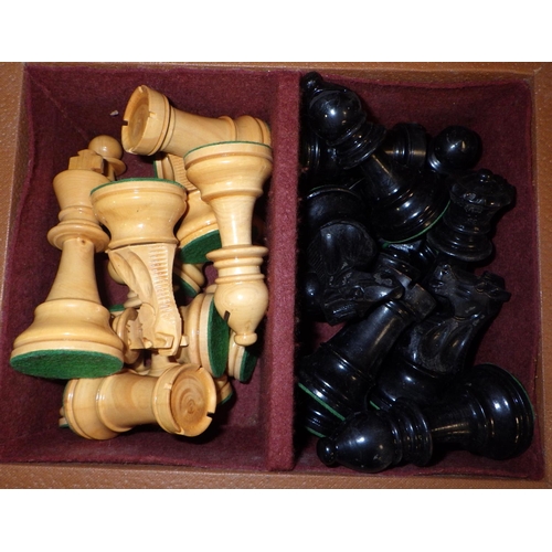 308 - A Staunton pattern weighted boxwood chess set, the kings 92mm tall; together with an inlaid wooden b... 