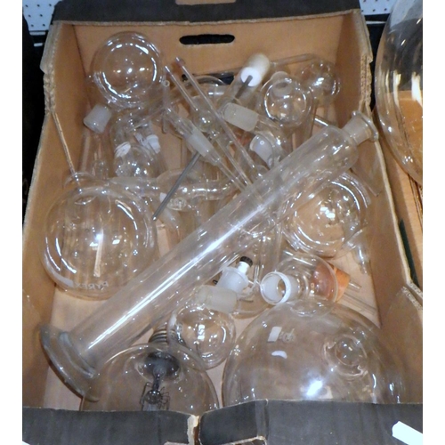 342 - A collection of scientific / lab glassware.  (9)