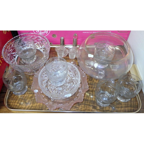 348 - Glassware incl cut crystal and drinking glasses.  Some a/f. (4)