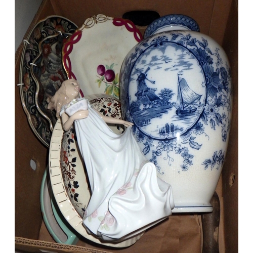 275 - Miscellaneous ceramics including meat plates and vases af (3)