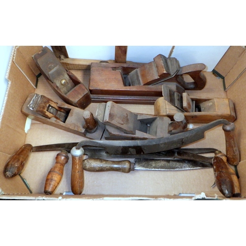 288 - A quantity of planes and other woodworking tools