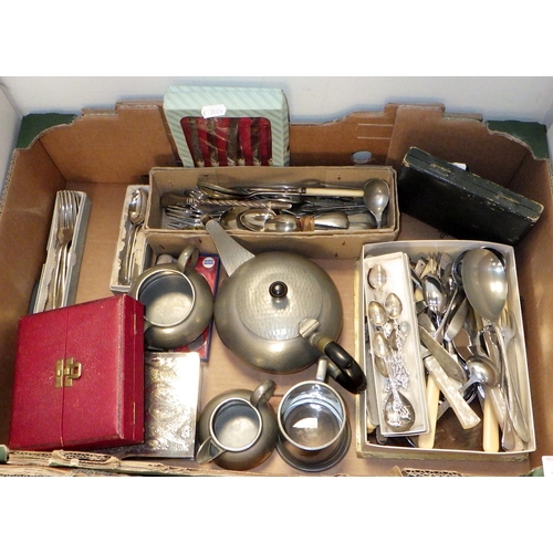 308 - A quantity of silver plated ware, cutlery and pewter items etc af (2)