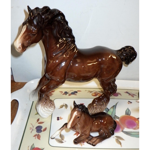 324 - Three Beswick figures (2 horses and a kingfisher) together with a black Sylvac cat