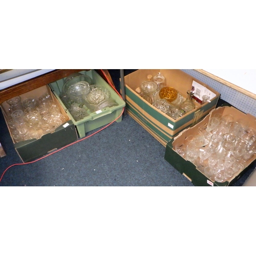 446 - A quantity of miscellaneous glass-ware (4)