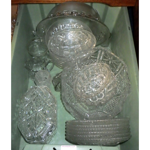 446 - A quantity of miscellaneous glass-ware (4)