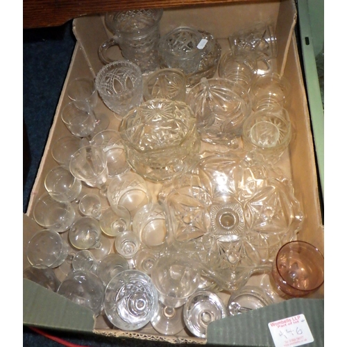 446 - A quantity of miscellaneous glass-ware (4)