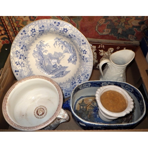 459 - A quantity of miscellaneous ceramics (5)