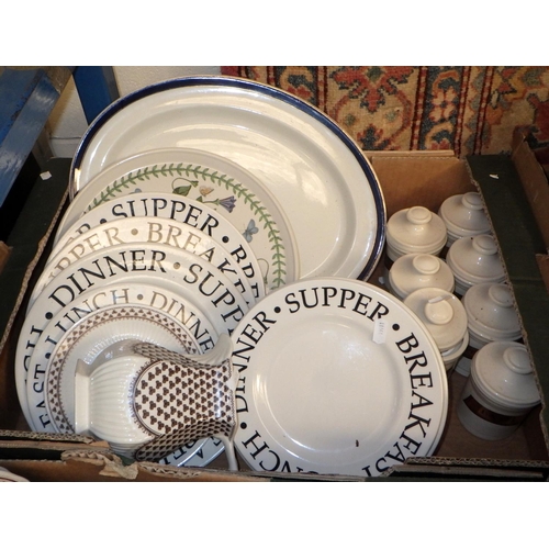 459 - A quantity of miscellaneous ceramics (5)